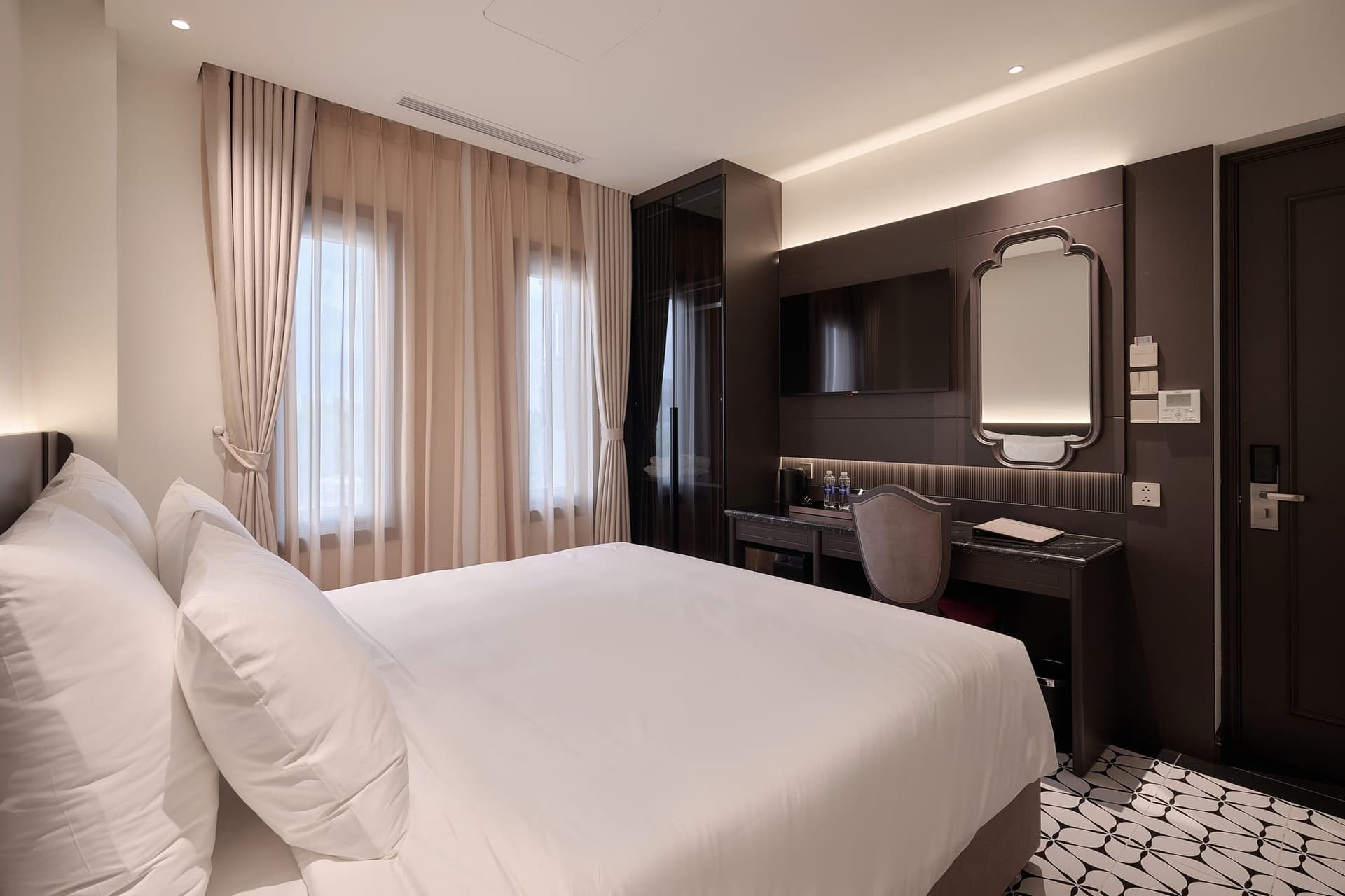 Phòng ngủ Phòng Deluxe Có Giường Cỡ King Mercury Hanoi Hotel - ảnh 1