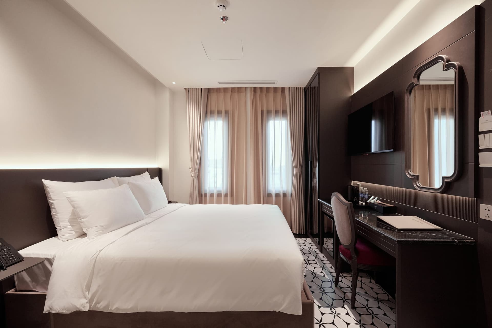 Phòng ngủ Phòng Deluxe Có Giường Cỡ King Mercury Hanoi Hotel - ảnh 3