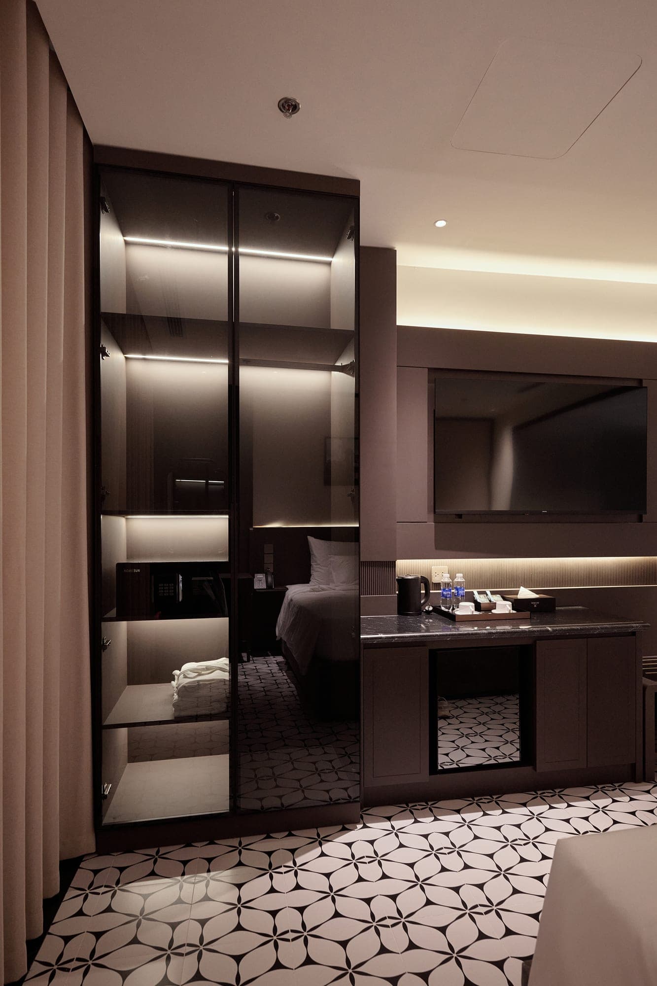 Phòng ngủ Phòng 2 Người Nhìn Ra Thành Phố Mercury Hanoi Hotel - ảnh 4