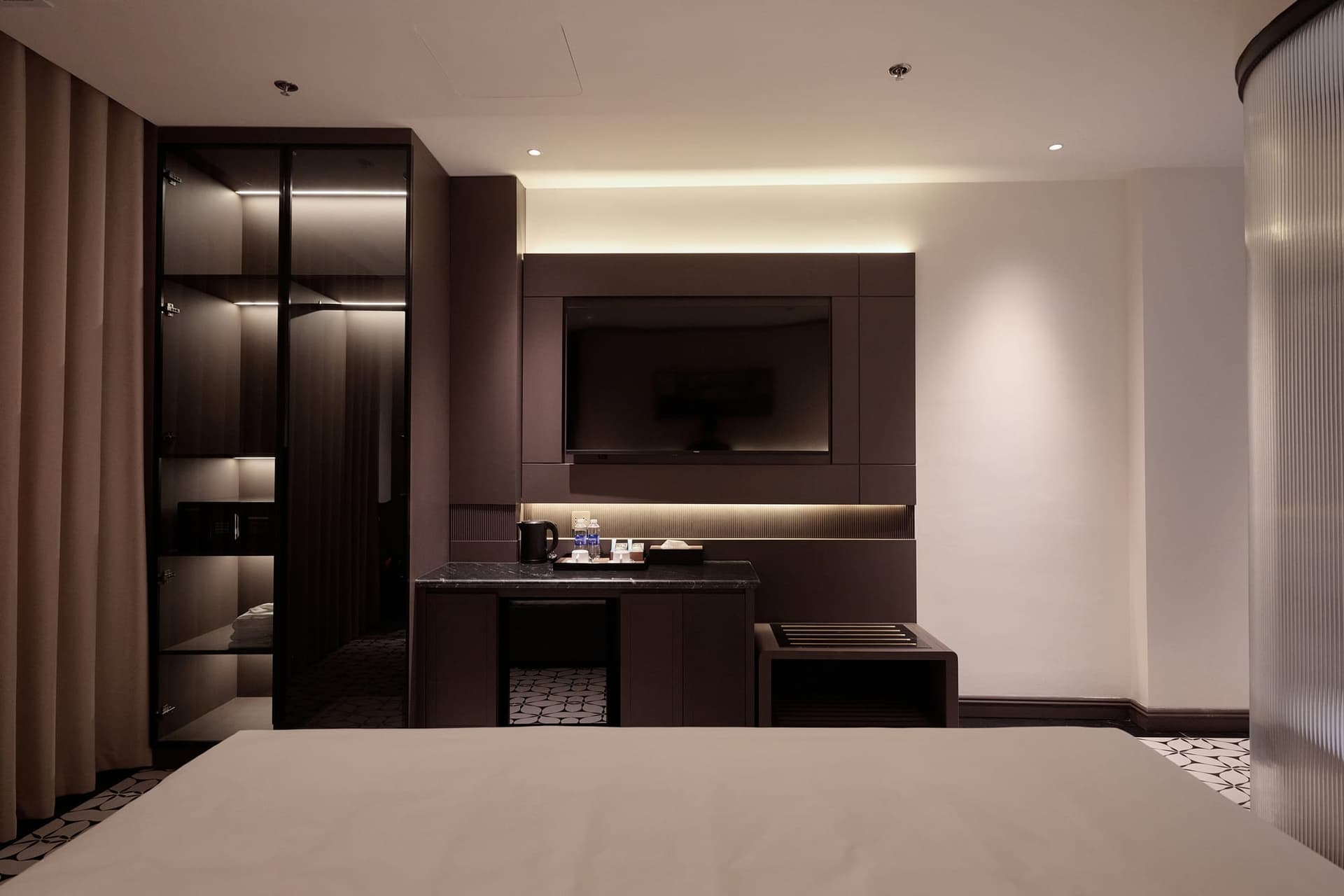 Phòng ngủ Phòng 2 Người Nhìn Ra Thành Phố Mercury Hanoi Hotel - ảnh 5