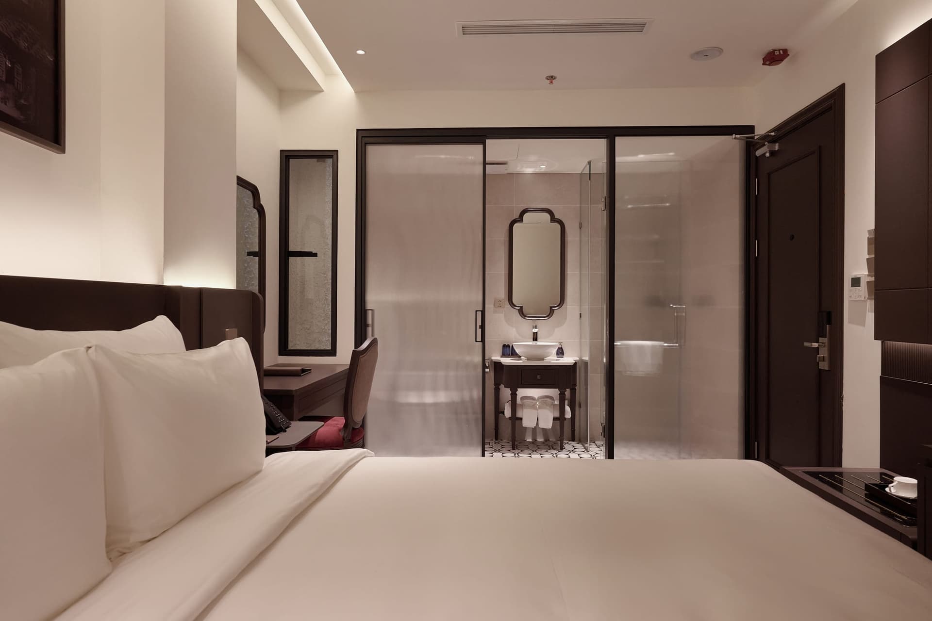 Giường ngủ Phòng Superior Giường Đôi Mercury Hanoi Hotel - ảnh 2