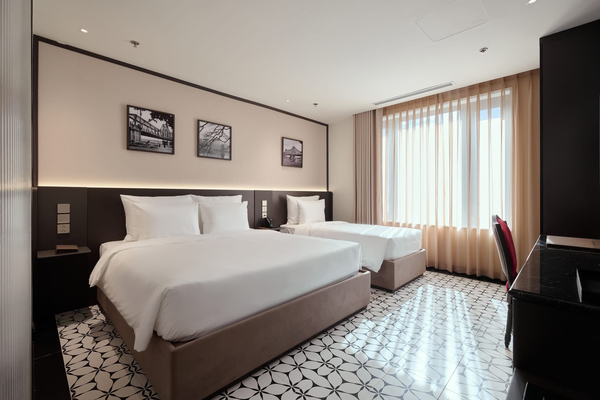 Phòng ngủ Phòng 3 Người Nhìn Ra Thành Phố Mercury Hanoi Hotel - ảnh 1