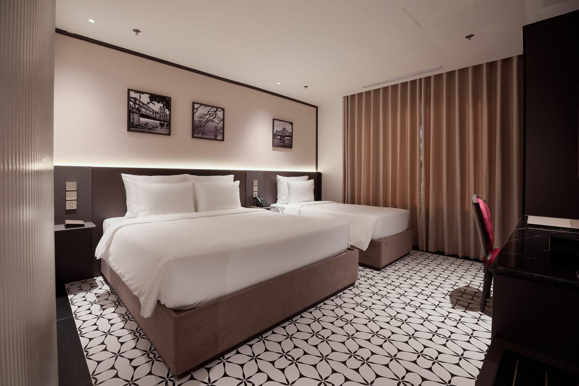 Phòng ngủ Phòng 3 Người Nhìn Ra Thành Phố Mercury Hanoi Hotel - ảnh 2