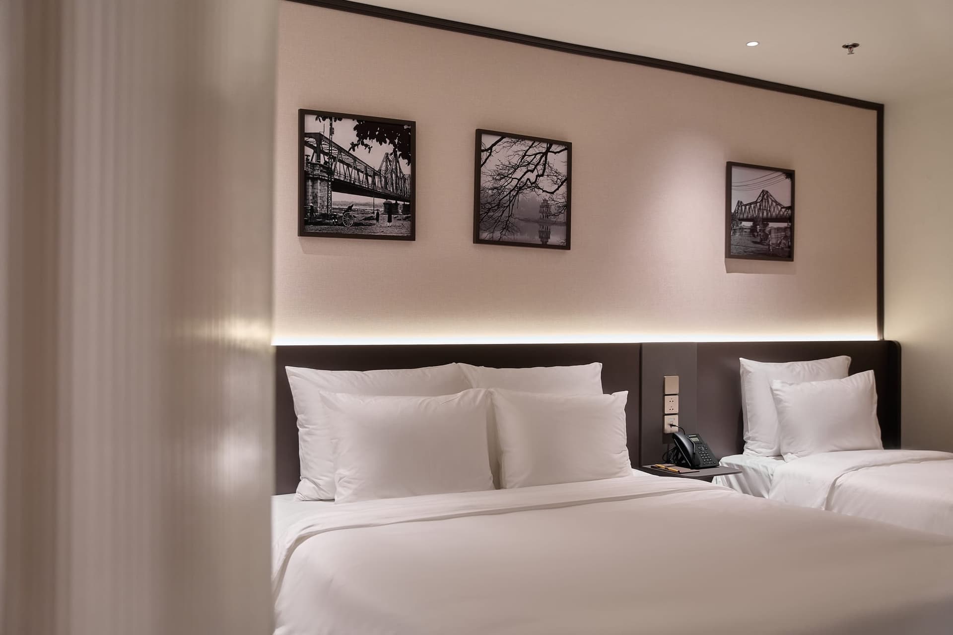 Phòng ngủ Phòng 3 Người Nhìn Ra Thành Phố Mercury Hanoi Hotel - ảnh 3