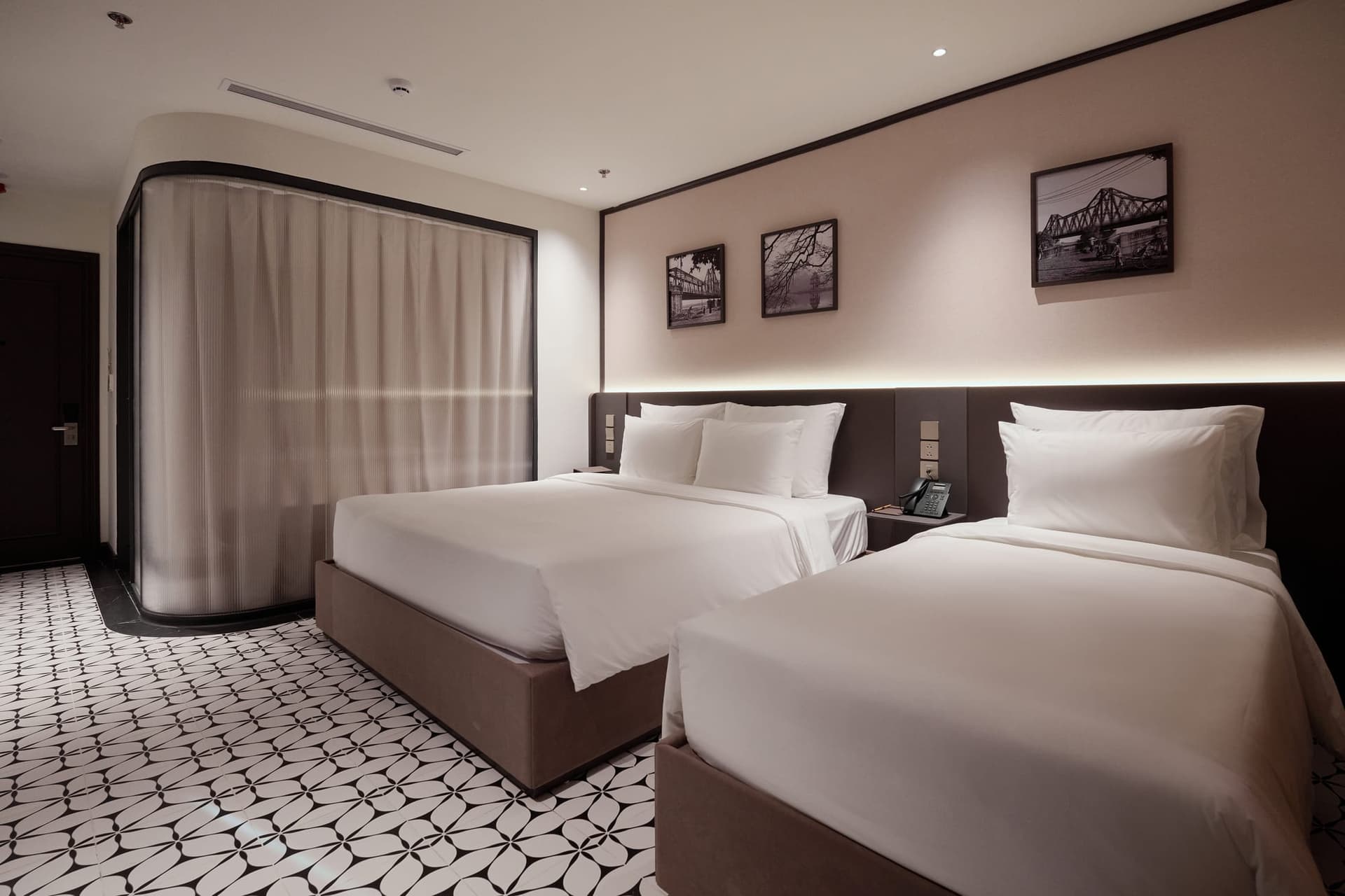 Phòng ngủ Phòng 3 Người Nhìn Ra Thành Phố Mercury Hanoi Hotel - ảnh 4