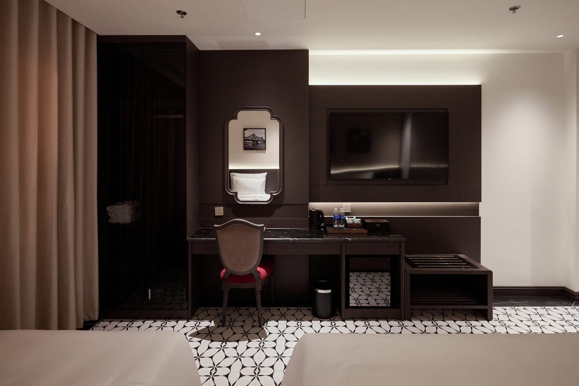 Phòng ngủ Phòng 3 Người Nhìn Ra Thành Phố Mercury Hanoi Hotel - ảnh 5